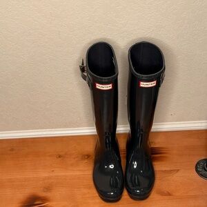 Hunter Glossy Grey Rain Boots